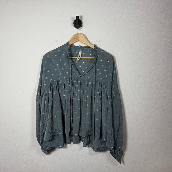 By Anthropologie Women’s Ruffled Peasant Blouse in Blue/Gold Metallic M - Picture 6 of 16